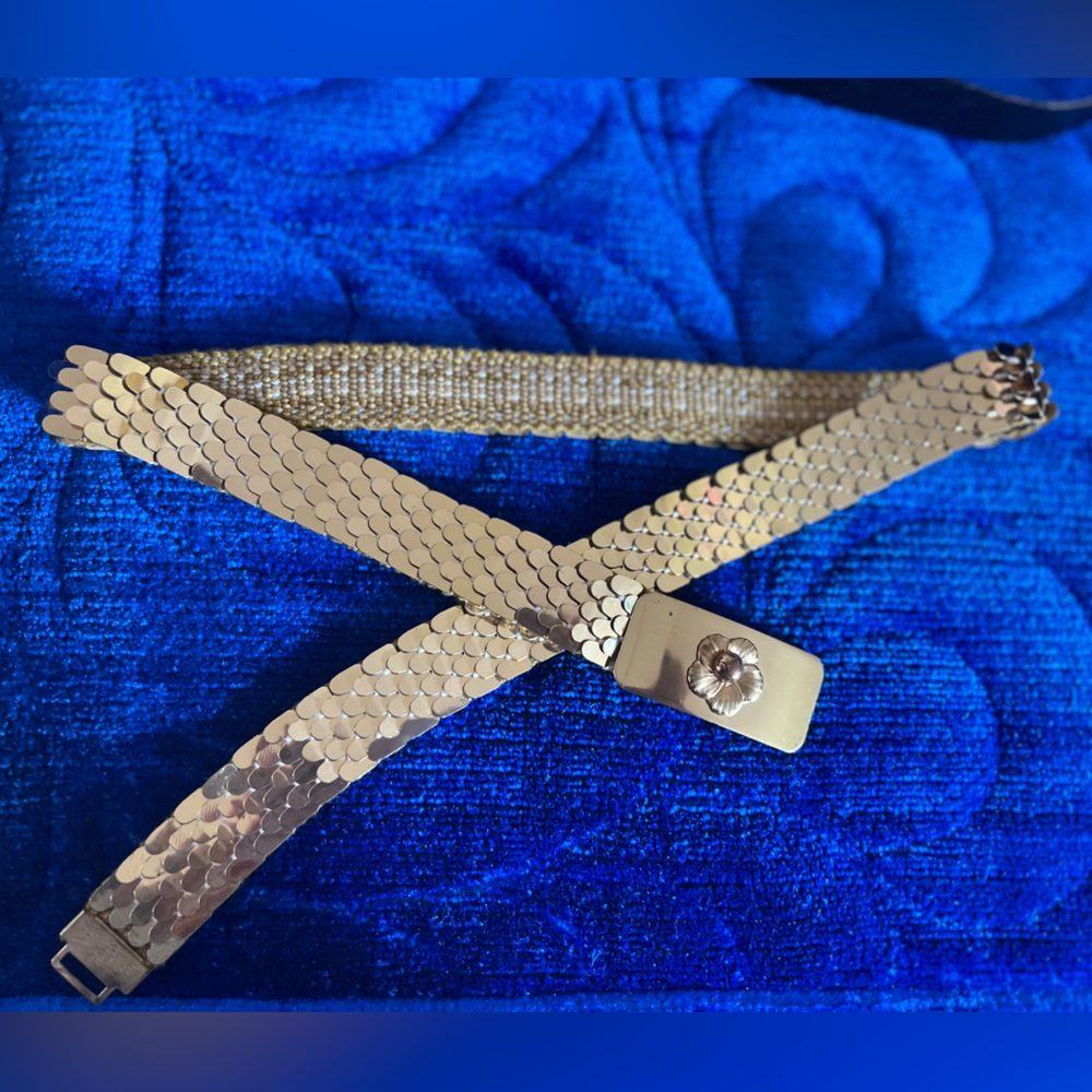 Vintage gold metal belt with 31 inch’s disco 70’s